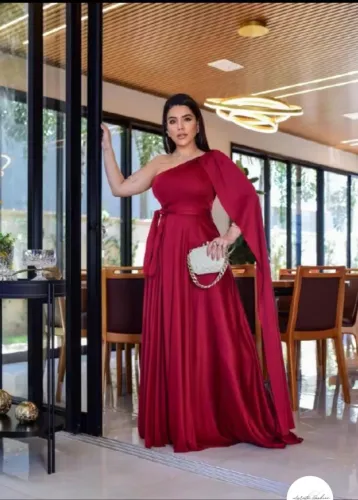 Vestido longo com fenda de festa, cor marsala, tamanho P