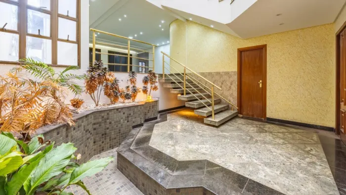 Sobrado comercial no Marista pra locação com 540 m², 6 salas e 4 vagas