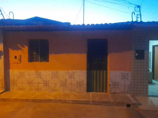 Casa 2 quarto clima bom 1= 500 mts do mercado preço bom
