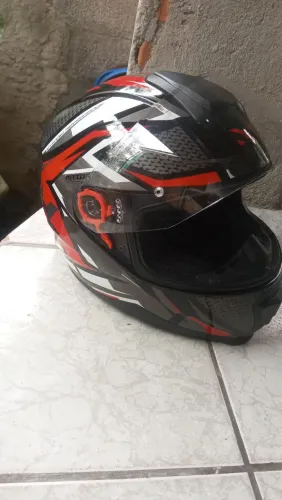 Capacete