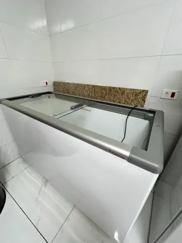 Freezer Fricon Horizontal tampa de vidro