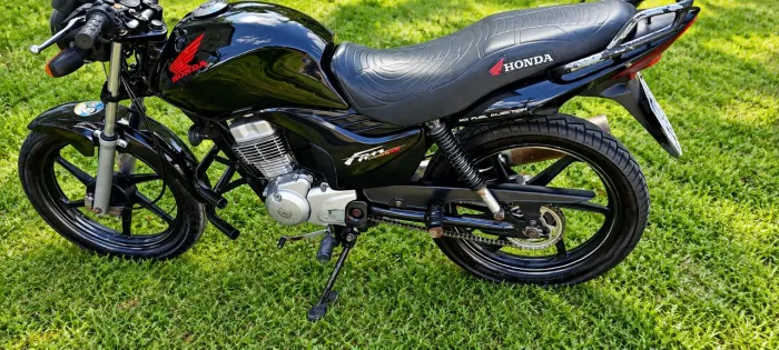 VENDE-SE HONDA FAN 150 - ANO 2012