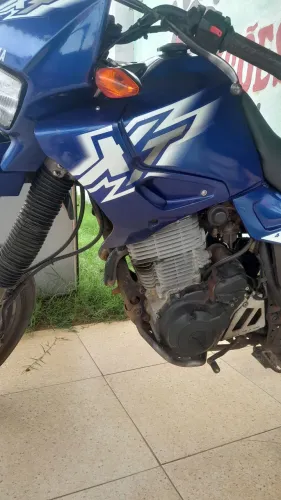 Vendo xt 600e moto inteira pra pessoas exigentes