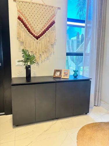 Armário em MDF preto fosco