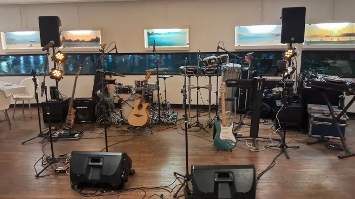 Som e luz dj para seu evento ao vivo. 