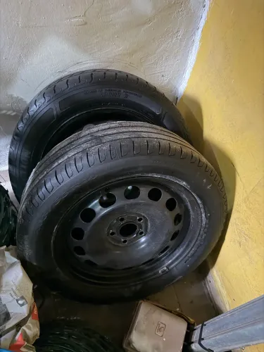 Jogo de pneus aro 16 meia vida bom