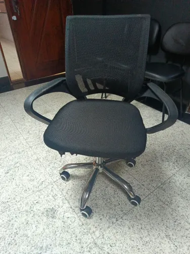 Cadeiras Secretaria de rodinhas R$ 150 cada comprando duas Fica R$ 250,00