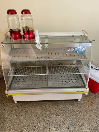 Vendo balcão quente, servi para lanchonete e restaurante 2.200 bem grane