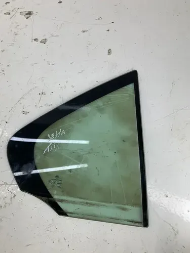 Vidro Pequeno Porta Traseira Direita Jetta 2012