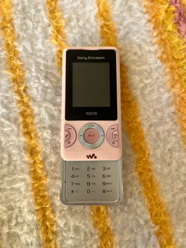Sony Ericson W205