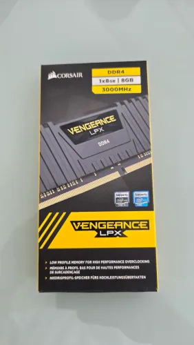 Memória DDR4 8gb Corsair Vengeance LPX