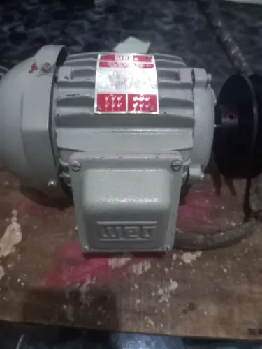 Motor Elétrico WEG Trifásico 0,75cv 4 Polos Carcaça 71 220/380V