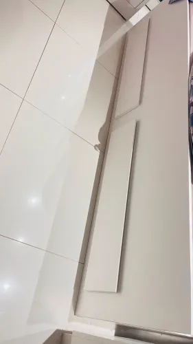 Treliche planejada com armário e baú 