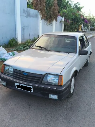 Chevrolet Monza Classic SE 2.0 /mpfi E EFI 2P E 4P 1988
