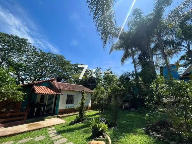 Casa em meio a natureza e com privilegiada vista da serra à Venda, na Fazenda Penedo, em P