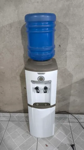 Bebedouro de Água Esmaltec de Coluna Refrigerado por Compressor EGC35B