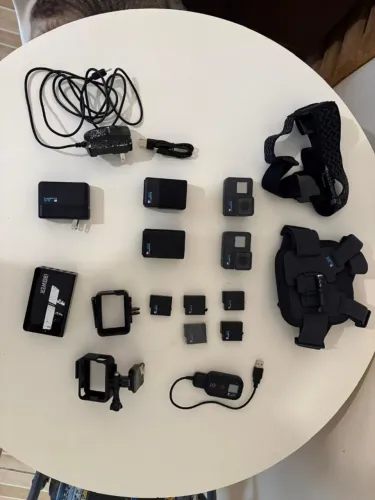 GoPro Hero 6 Black + 2 baterias + carregador