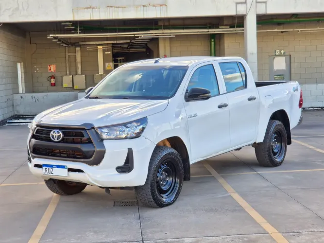 Toyota Hilux CD 4X4 2.8 Diesel Mec. 2022