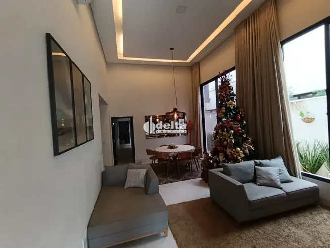 Casa em condomínio fechado fino acabamento para venda bairro Novo Mundo Uberlândia mg