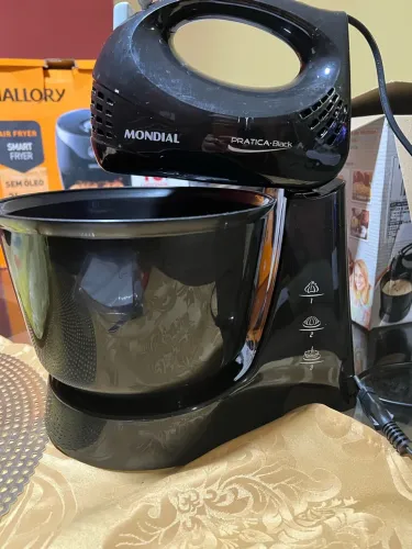 BATEDEIRA MONDIAL BLACK COM TIGELA DE 3,6 LITROS ? R$ 100
