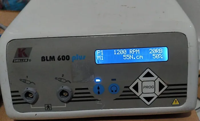 Motor de implantes blm 600 odontologico 