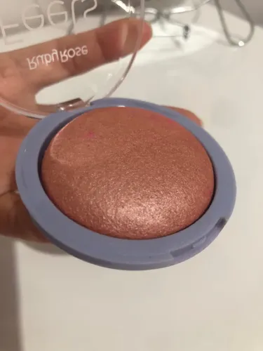 Vendo blush em perfeito estado apenas com um leve defeito na tampa