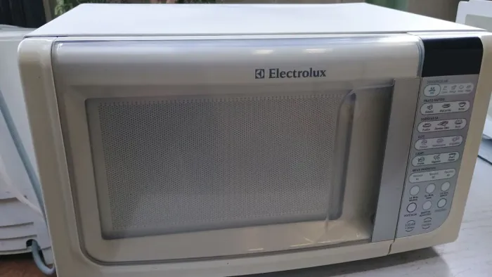 Microondas Eletrolux 23- Litros Usado 