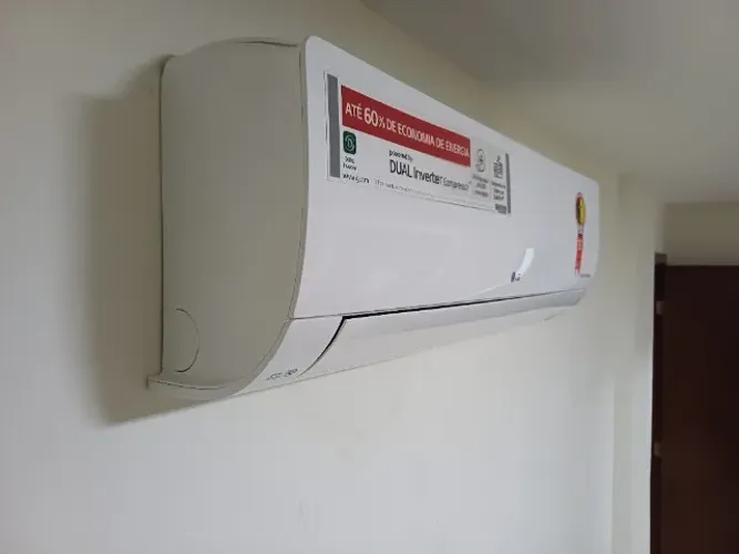 Ar-Condicionado Split LG Dual Inverter - 2 Anos de Uso (Limpeza Completa Recente)