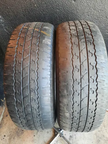 Pneu 265/65/17 Bridgestone (2 Bridgestone)