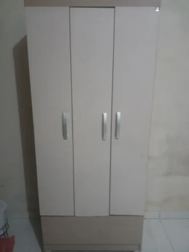 Guarda roupas 3 portas 1 gaveta