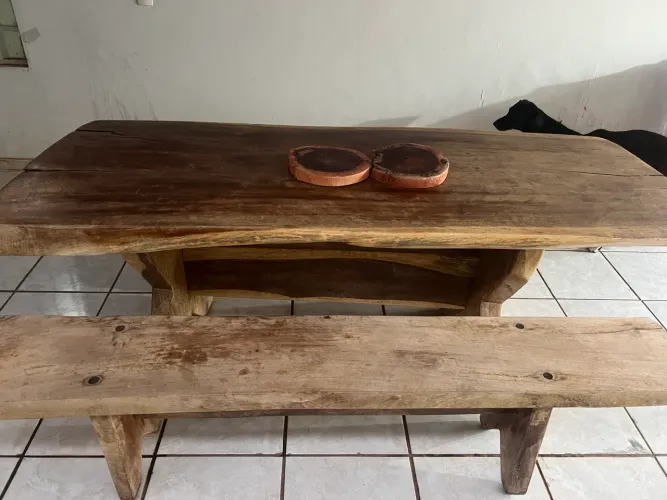 Vendo mesa e bombox