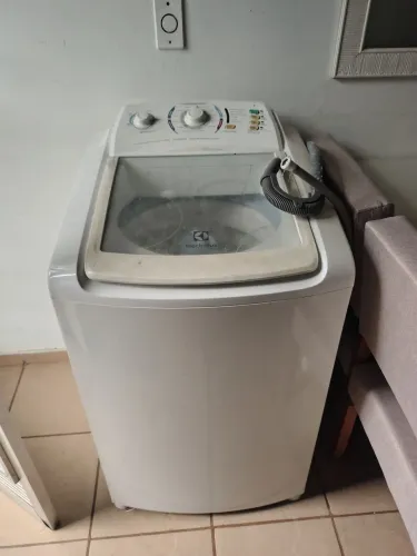 Máquina de lavar Eletrolux 10kg funciona