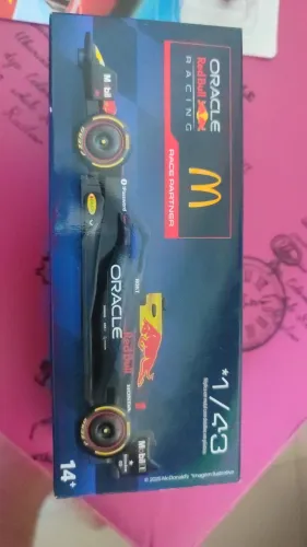 Miniatura F1 McDonald's Oracle Red Bull Racing 1/43 - Novo Lacrado