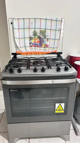 Vende se fogão Electrolux cinco bocas