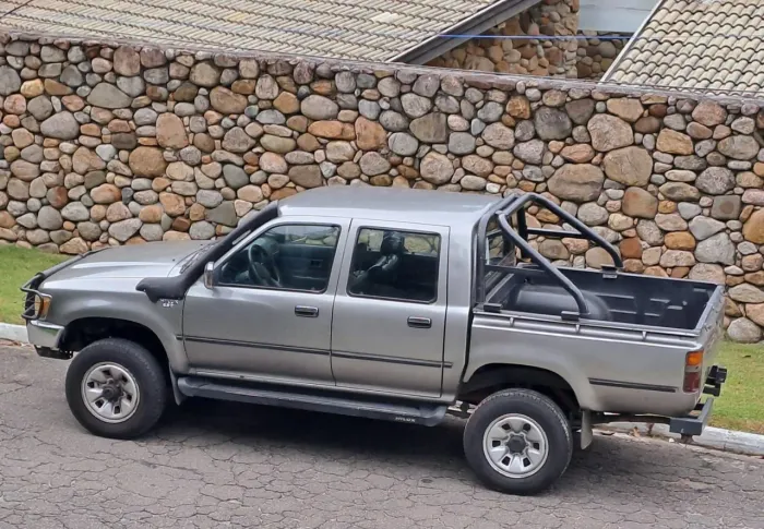 Toyota Hilux CD SR5 4X4 2.8 Diesel 1999