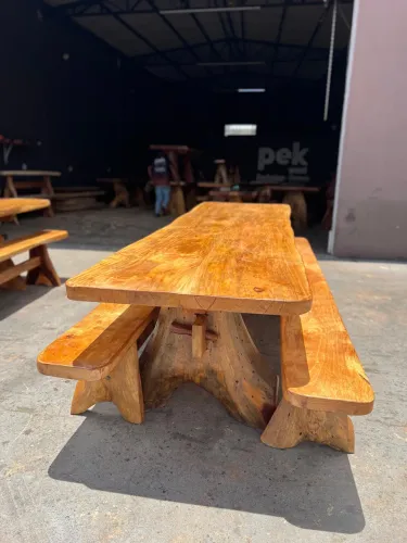 Mesa rústica de madeira - entrega imediata