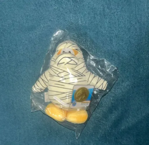 Club penguin pelúcia mumia jakks pacific (com moeda e etiqueta)