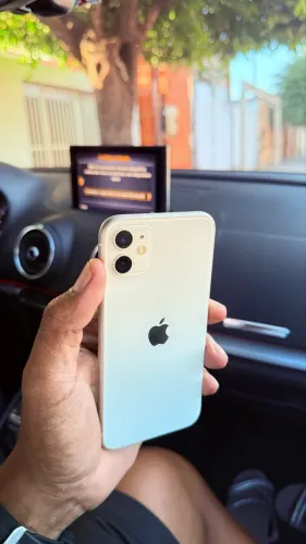 iPhone 11 128GB todo original