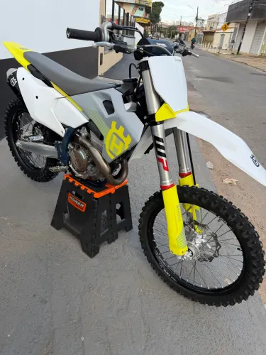 Husqvarna 350 FC 2024 28horas  único dono  