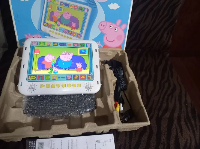 Dvd Tectoy Pepa Pig. Completo e conservado. Bateria recarregável e USB para pen-drive. 