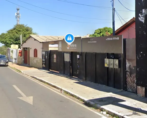 CASA TÉRREA, C/ 4 QUARTOS, 2 BNHEIROS, P/ COMERCIAL OU RESIDENCIAL, PROX SHOP E AEROPORTO 