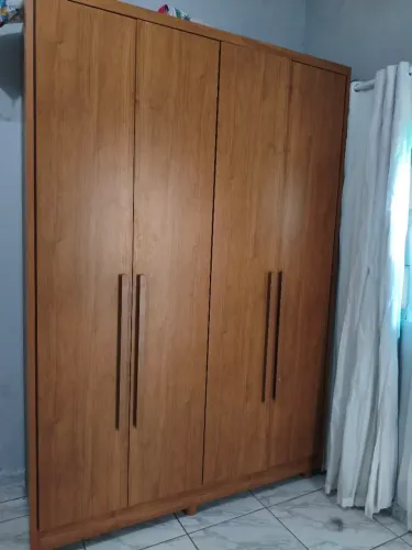 Guarda roupa de 4 portas