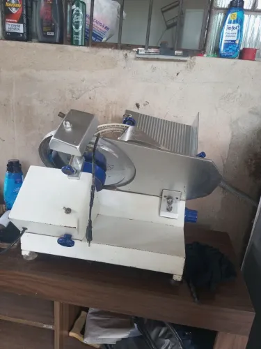 Máquina Cortar Fatiador Industrial Frios Queijo Presunto