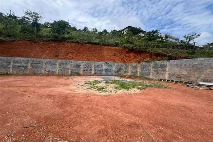 Terreno à Venda em Nogueira, 1.218,05m² por R$ 455.000,00 - Nogueira - Petrópolis/RJ