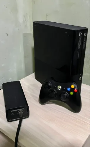 XBOX 360 SUPER SLIM - DESBLOQUEADO VIA XPLOIT
