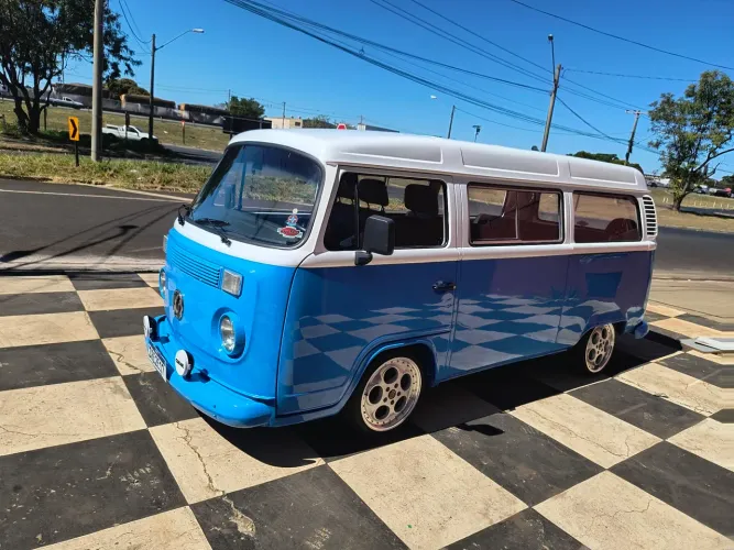Volkswagen Kombi Standard/ Luxo/ Serie Prata 1999