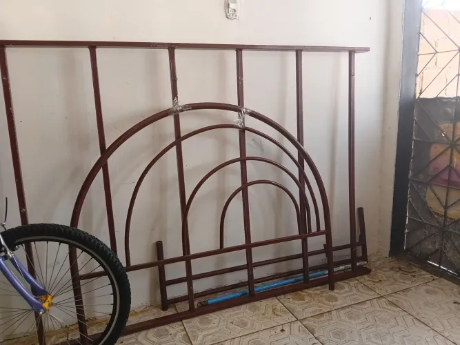 Estrado cama de casal ferro