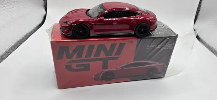 MINI GT Porsche Taycan Turbo S