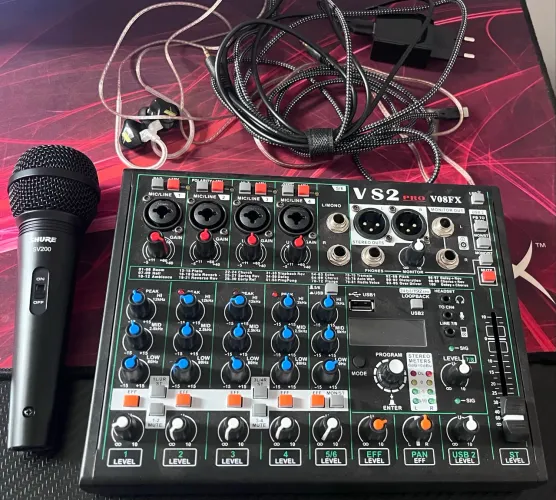 Mesa de Som VS2 Pro V08Fx com Cabos e Microfone