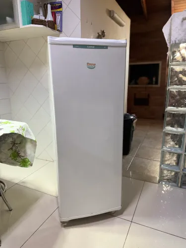 Freezer Consul Vertical 166L - Ótimo Estado
